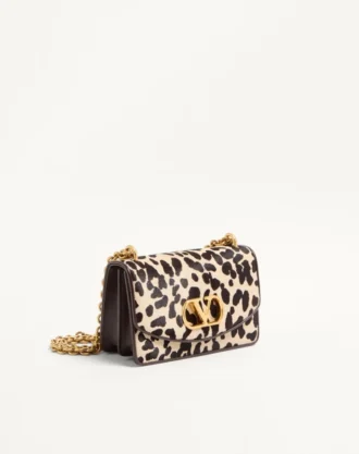 Valentino Garavani Vain Kleine Umhängetasche aus Kalbsleder mit Pony-Effekt und Animalier-Print