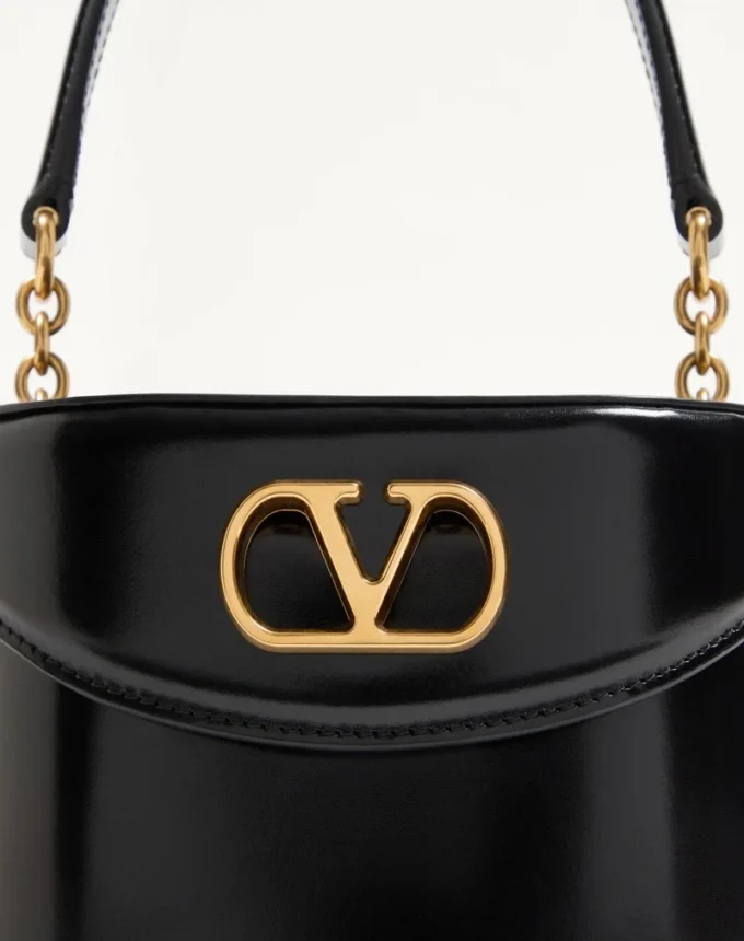 Valentino Garavani Vain Kosmetiktasche aus glänzendem Kalbsleder Valentino Garavani Vain Kosmetiktasche aus glänzendem Kalbsleder