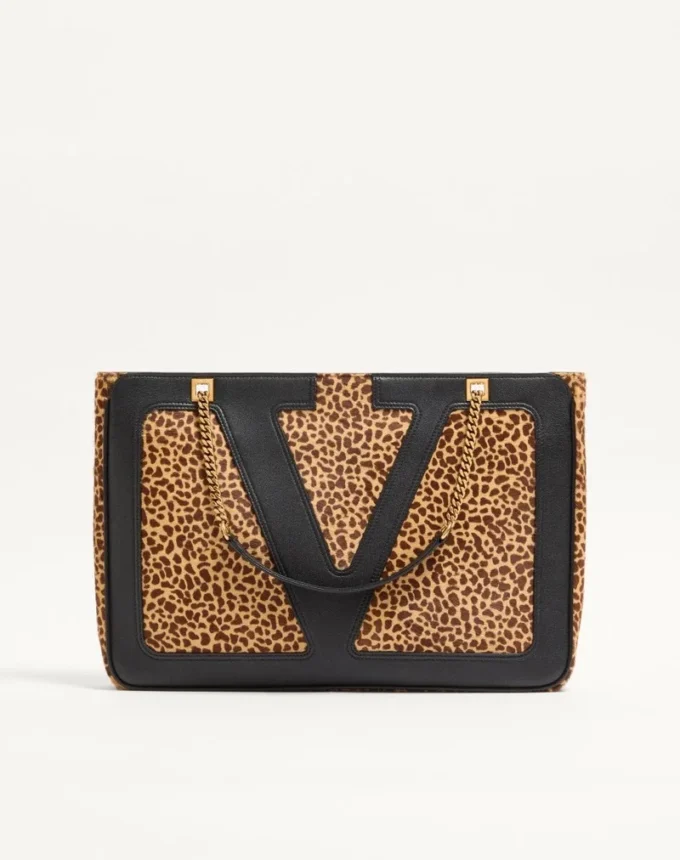 Valentino Garavani Viva Superstar Medium Shopping Bag aus Kalbsleder mit Pony-Effekt Valentino Garavani Viva Superstar Medium Shopping Bag aus Kalbsleder mit Pony-Effekt
