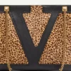 Valentino Garavani Viva Superstar Medium Shopping Bag aus Kalbsleder mit Pony-Effekt Valentino Garavani Viva Superstar Medium Shopping Bag aus Kalbsleder mit Pony-Effekt