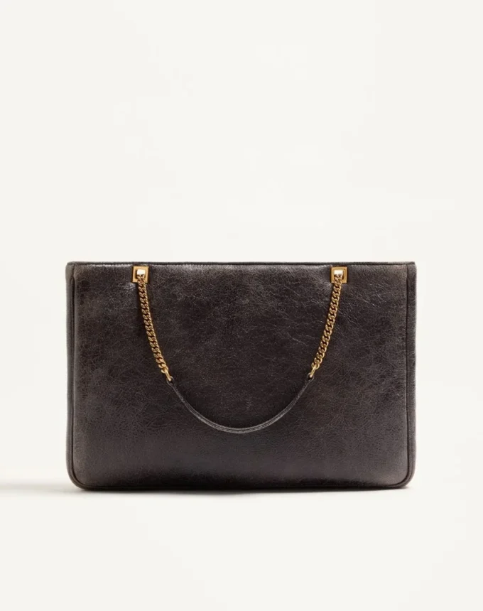 Valentino Garavani Viva Superstar Medium Shopping Bag aus Lammfell. Valentino Garavani Viva Superstar Medium Shopping Bag aus Lammfell.