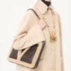 Valentino Garavani Viva Superstar Medium Shopping Bag aus Lammfell. Valentino Garavani Viva Superstar Medium Shopping Bag aus Lammfell.