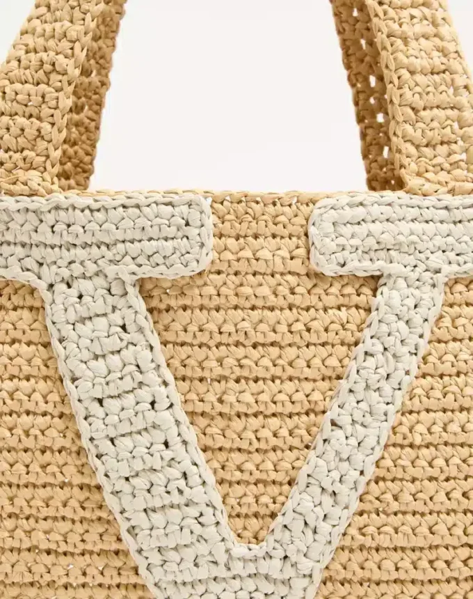 Valentino Garavani Viva Superstar Medium Shopping Bag aus Raffia Valentino Garavani Viva Superstar Medium Shopping Bag aus Raffia