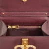 Valentino Garavani Vsling Kleine Handtasche aus genarbtem Kalbsleder mit Juwelenlogo Valentino Garavani Vsling Kleine Handtasche aus genarbtem Kalbsleder mit Juwelenlogo