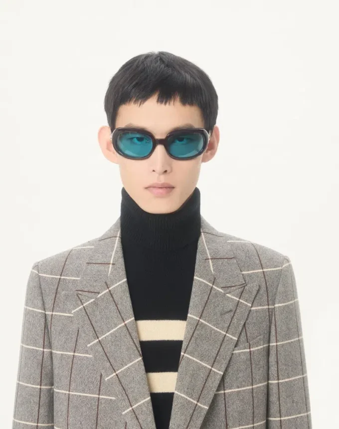 Valentino Rollkragenpullover aus Wolle mit Vlogo-Stickerei Valentino Rollkragenpullover aus Wolle mit Vlogo-Stickerei