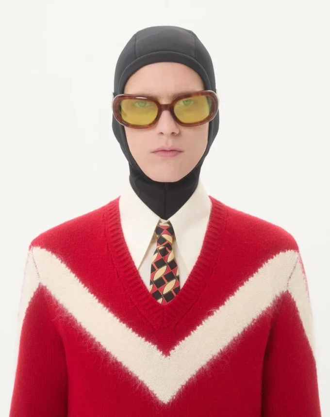 Valentino Wollpullover mit VLogo-Schleife auf der Rückseite Valentino Wollpullover mit VLogo-Schleife auf der Rückseite