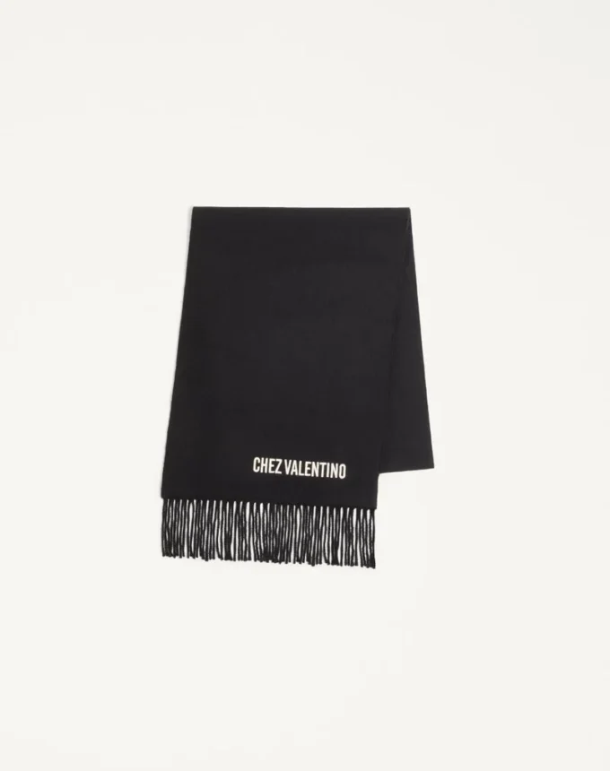 Valentino Wollschal mit Chez Valentino-Stickerei