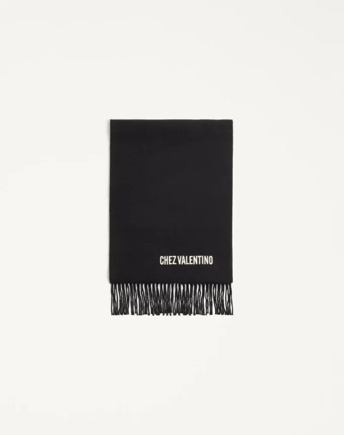 Valentino Wollschal mit Chez Valentino-Stickerei