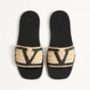 Viva Superstar Slide-Sandale aus Raffia mit Häkelstickerei Viva Superstar Slide-Sandale aus Raffia mit Häkelstickerei
