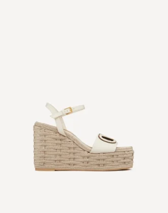 Vlogo Kalbsleder-Sandalette mit Cut-Out-Design und 110 mm Keilabsatz Vlogo Kalbsleder-Sandalette mit Cut-Out-Design und 110 mm Keilabsatz