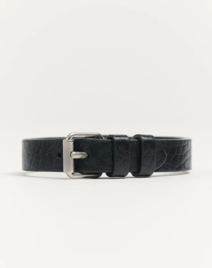Vlogo Signature Armband aus genarbtem Kalbsleder Vlogo Signature Armband aus genarbtem Kalbsleder