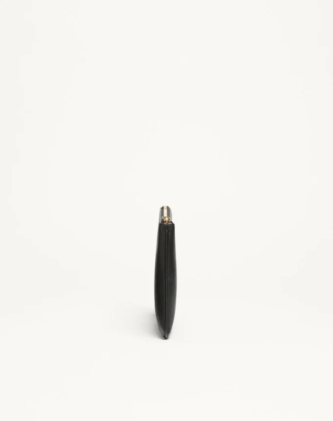 Vlogo Signature Clutch aus genarbtem Kalbsleder Vlogo Signature Clutch aus genarbtem Kalbsleder