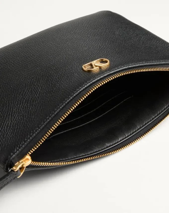 Vlogo Signature Clutch aus genarbtem Kalbsleder Vlogo Signature Clutch aus genarbtem Kalbsleder