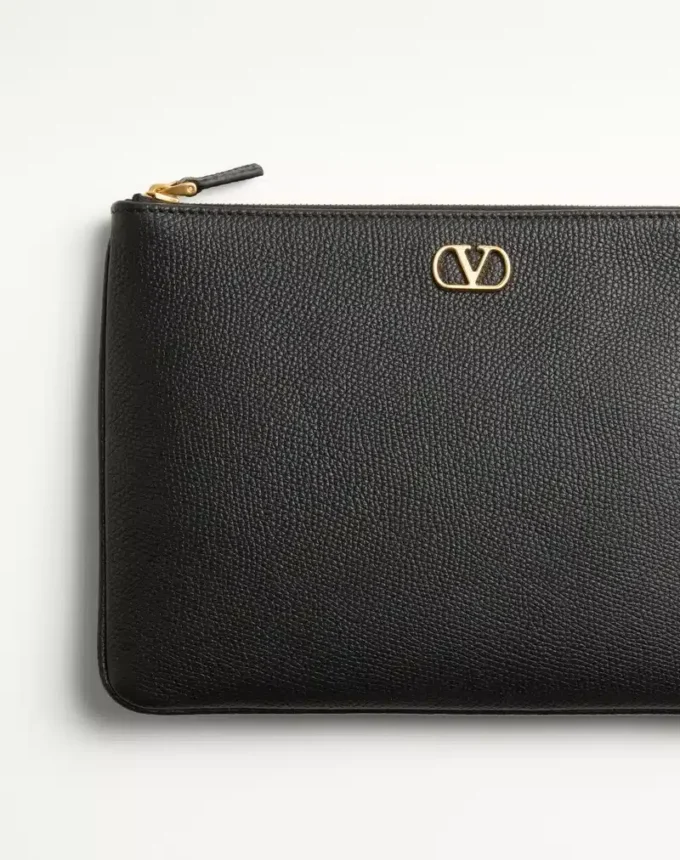 Vlogo Signature Clutch aus genarbtem Kalbsleder Vlogo Signature Clutch aus genarbtem Kalbsleder