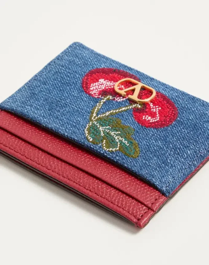 Vlogo Signature Denim-Kartenetui mit Cherryfic-Stickerei Vlogo Signature Denim-Kartenetui mit Cherryfic-Stickerei