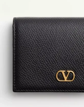 VLogo Signature Geldbörse aus genarbtem Kalbsleder