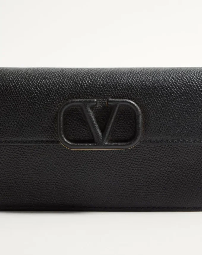 Vlogo Signature Geldbörse aus genarbtem Kalbsleder mit Kette Vlogo Signature Geldbörse aus genarbtem Kalbsleder mit Kette