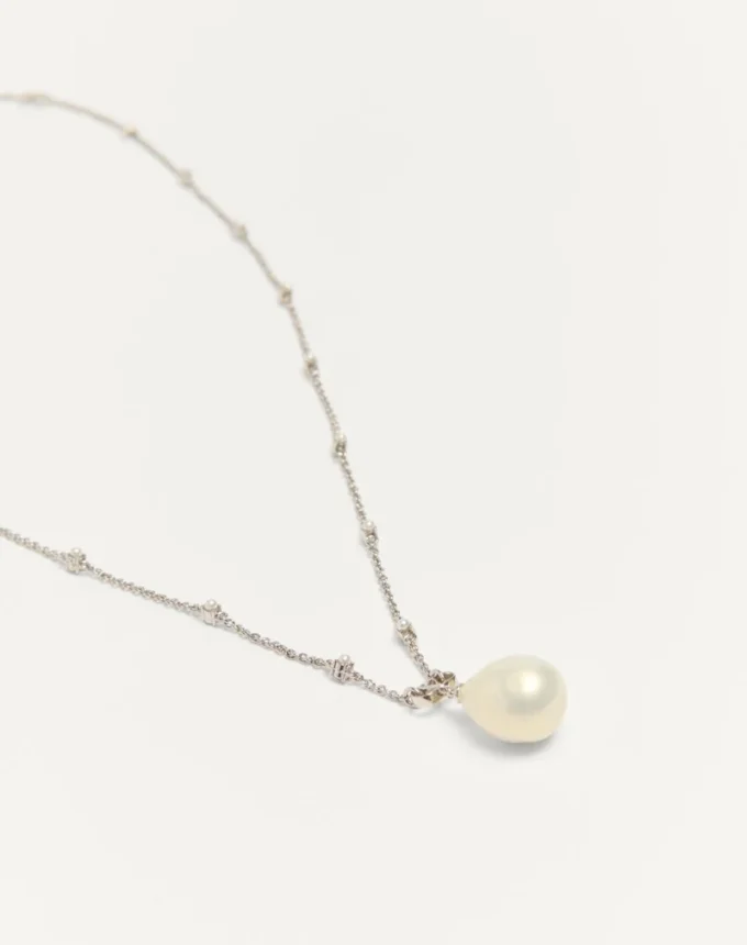 Vlogo Signature Halskette aus Metall, Perle und Swarovski® Kristallen Vlogo Signature Halskette aus Metall, Perle und Swarovski® Kristallen