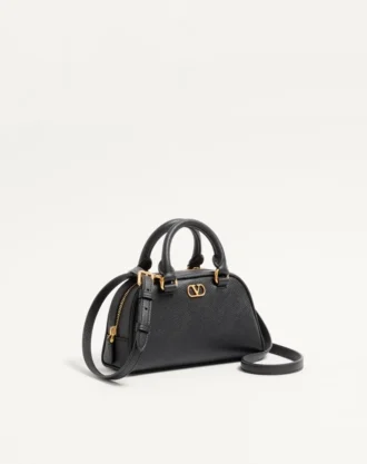 VLogo Signature Mini-Bowlingtasche aus genarbtem Kalbsleder