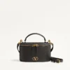 Vlogo Signature Mini-Kosmetiktasche aus genarbtem Kalbsleder Vlogo Signature Mini-Kosmetiktasche aus genarbtem Kalbsleder