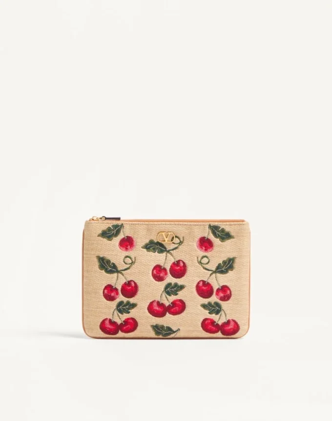 Vlogo Signature Pouch aus Jacquard-Raffia mit Cherryfic-Muster Vlogo Signature Pouch aus Jacquard-Raffia mit Cherryfic-Muster