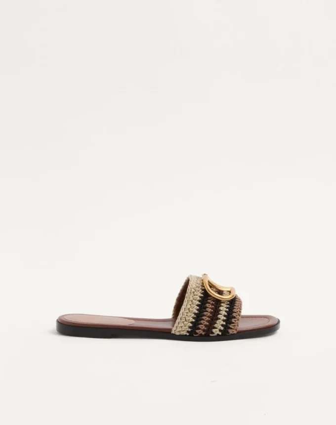Vlogo Signature Slide Sandal mit Häkelstickerei Vlogo Signature Slide Sandal mit Häkelstickerei