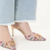 VLogo Signature Slingback Décolleté mit Cherryfic-Stickerei 80 mm VLogo Signature Slingback Décolleté mit Cherryfic-Stickerei 80 mm