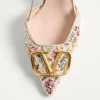 VLogo Signature Slingback Décolleté mit Rhombelle-Stickerei 80 mm VLogo Signature Slingback Décolleté mit Rhombelle-Stickerei 80 mm