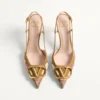 VLogo Signature Slingback-Pumps aus Crust-Leder mit Blumenstickerei, 80 mm