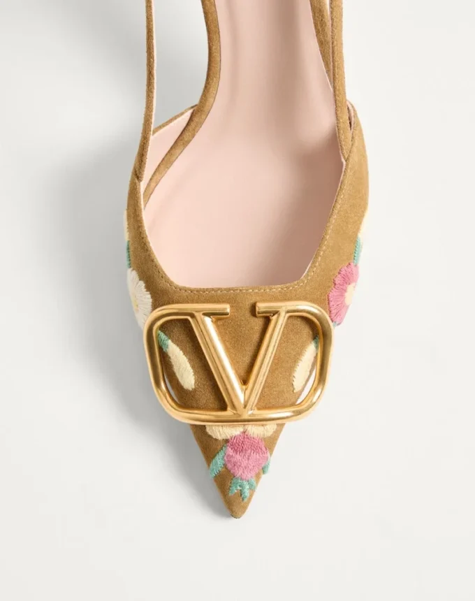 VLogo Signature Slingback-Pumps aus Crust-Leder mit Blumenstickerei, 80 mm