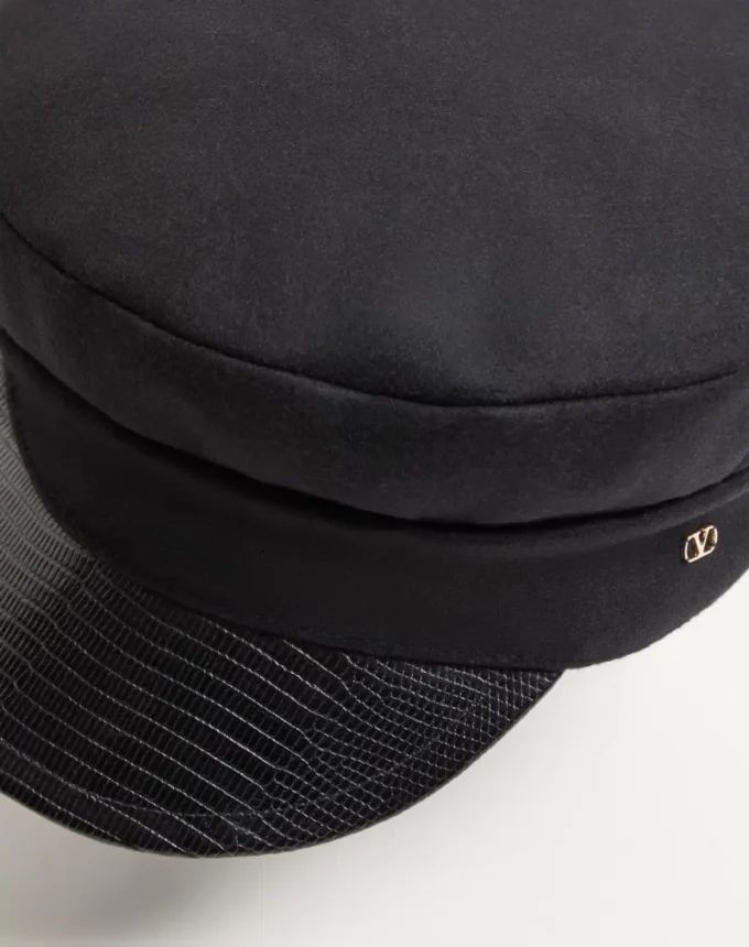 VLogo Signature Wollmütze mit Leder-Schirm VLogo Signature Wollmütze mit Leder-Schirm
