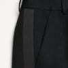 Wollhose mit Umschlag und seitlichen Satinbändern Wollhose mit Umschlag und seitlichen Satinbändern