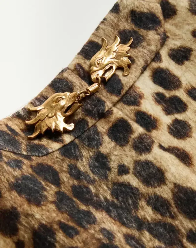 Wollrock mit Jaguar-Muster Wollrock mit Jaguar-Muster