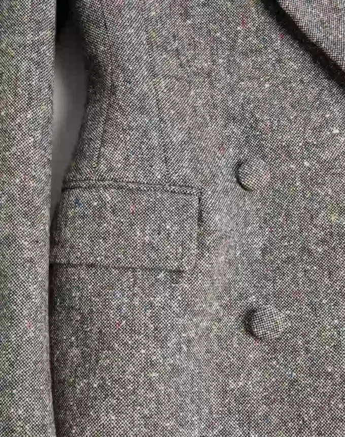 Zweireihiger Blazer aus Natté-Knopfgewebe Zweireihiger Blazer aus Natté-Knopfgewebe